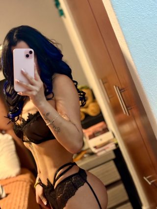 Captura Abril Becker escort #12