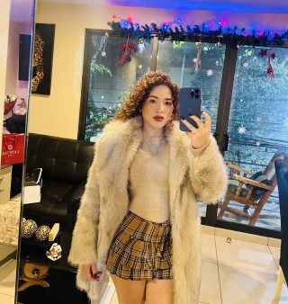 Instantánea Ivanna Petite disponible Full time #7